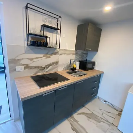 Apartma Hill Apartment *